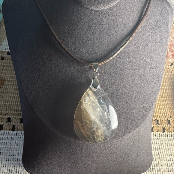 Garden Quartz Pendant Necklace - Picture 5 of 9